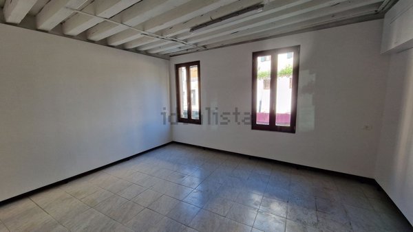 locale di sgombero in affitto a Venezia in zona Sestiere Cannaregio