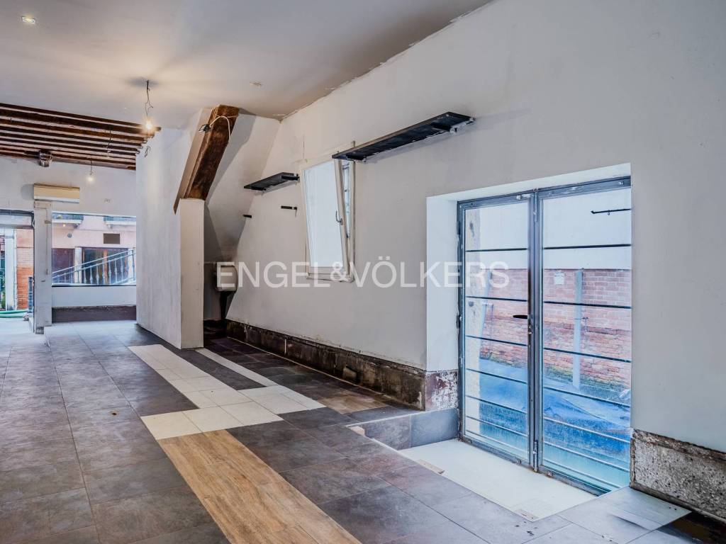 negozio in affitto a Venezia in zona Sestiere Santa Croce