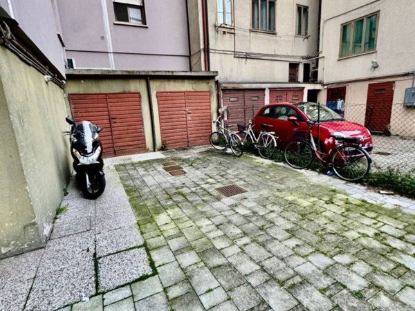 locale di sgombero in affitto a Venezia in zona Mestre