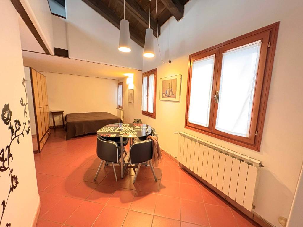 appartamento in affitto a Venezia in zona Sestiere Dorsoduro
