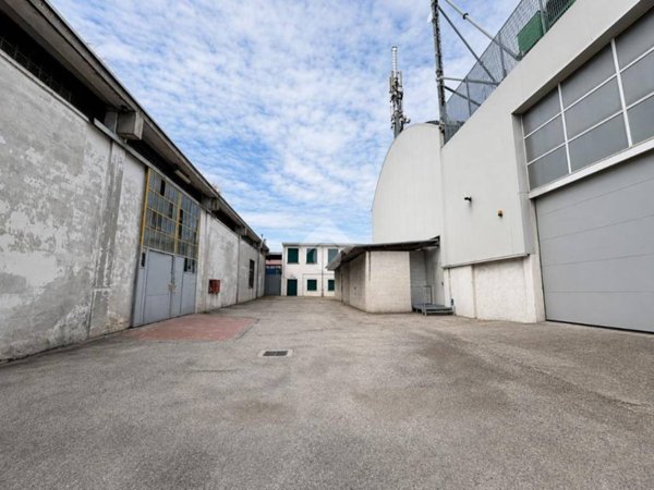 locale commerciale in affitto a Venezia in zona Marghera