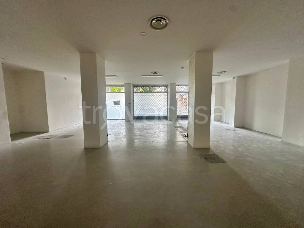 negozio in affitto a Venezia in zona Mestre