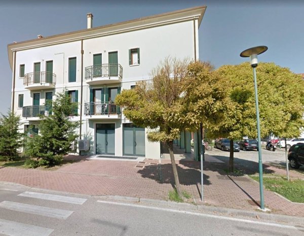 negozio in affitto a Cavallino-Treporti in zona Ca' Savio