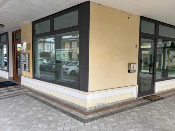 negozio in affitto ad Abano Terme
