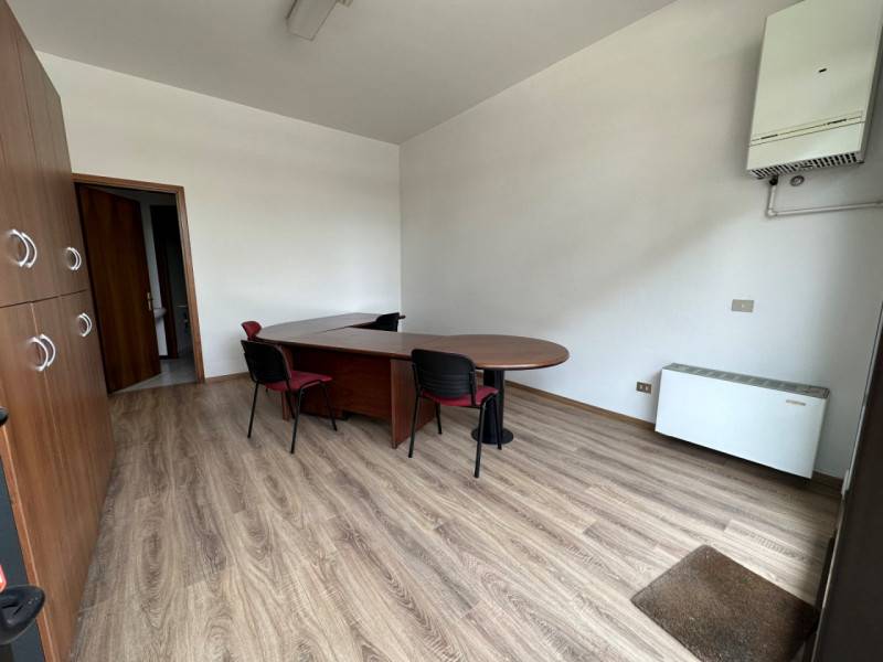 locale commerciale in affitto ad Abano Terme