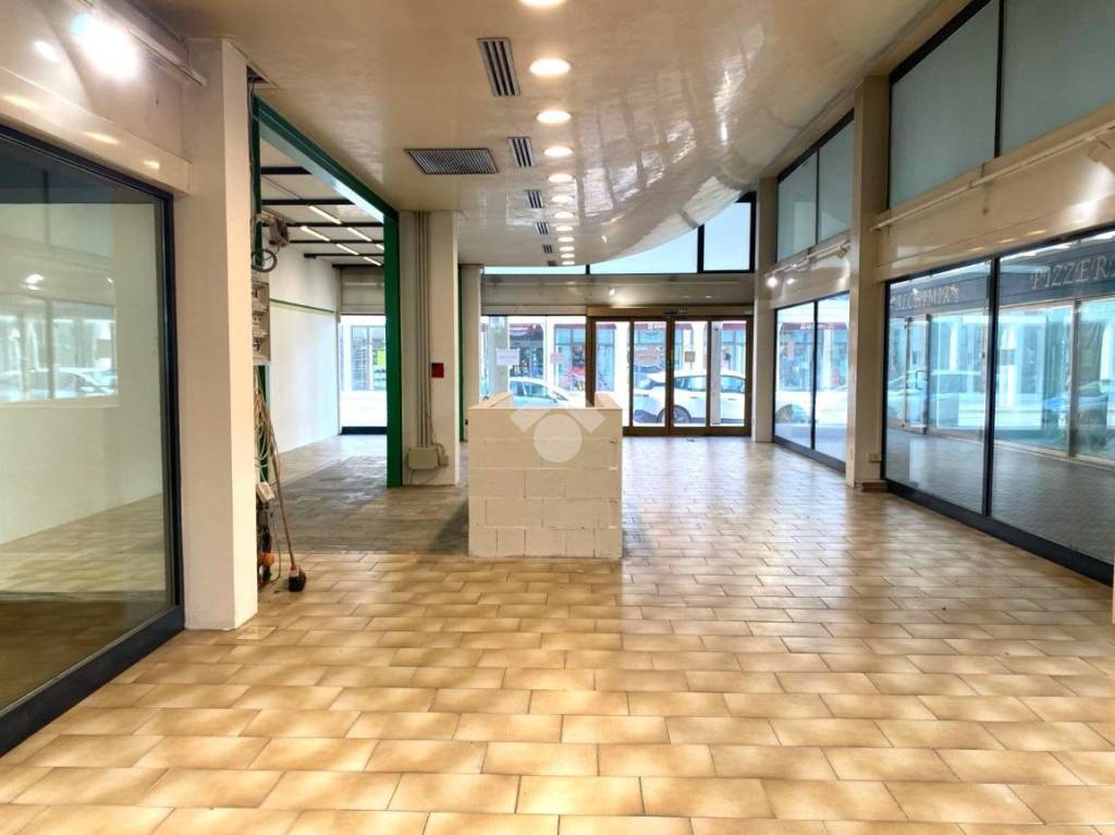 negozio in affitto ad Abano Terme