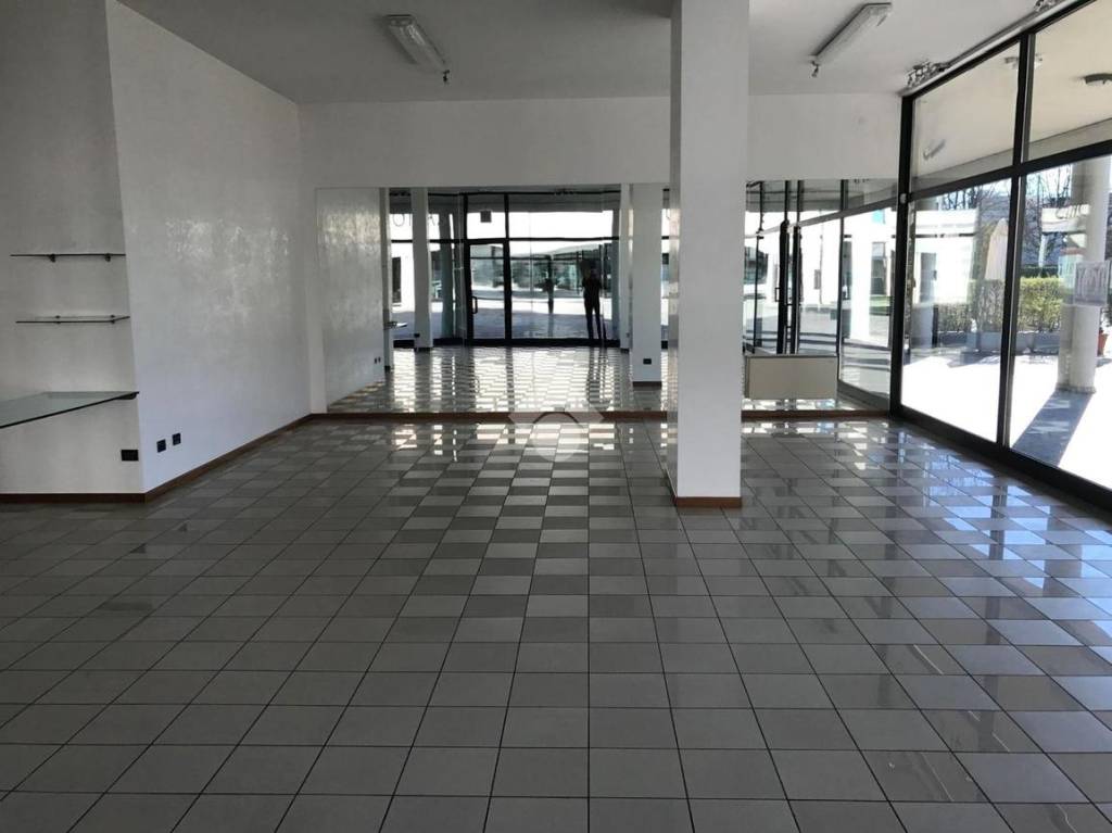negozio in affitto ad Abano Terme
