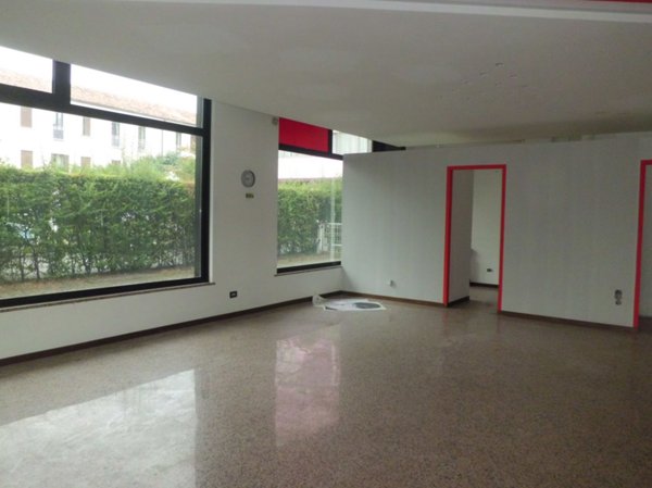 negozio in affitto ad Abano Terme