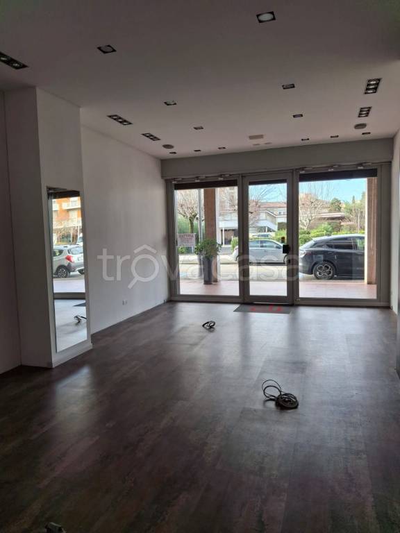 negozio in affitto ad Abano Terme