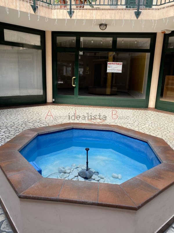 negozio in affitto ad Abano Terme
