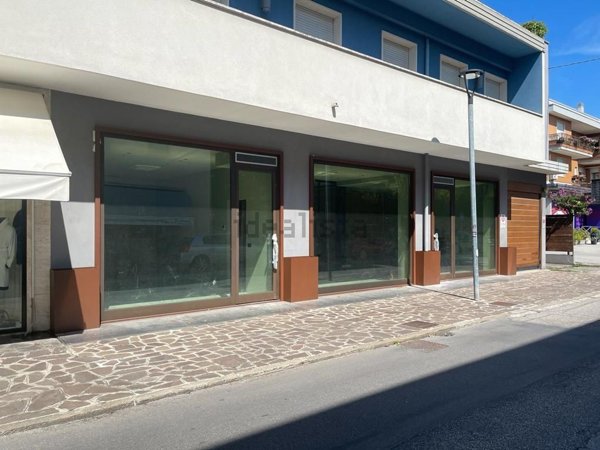 negozio in affitto ad Abano Terme