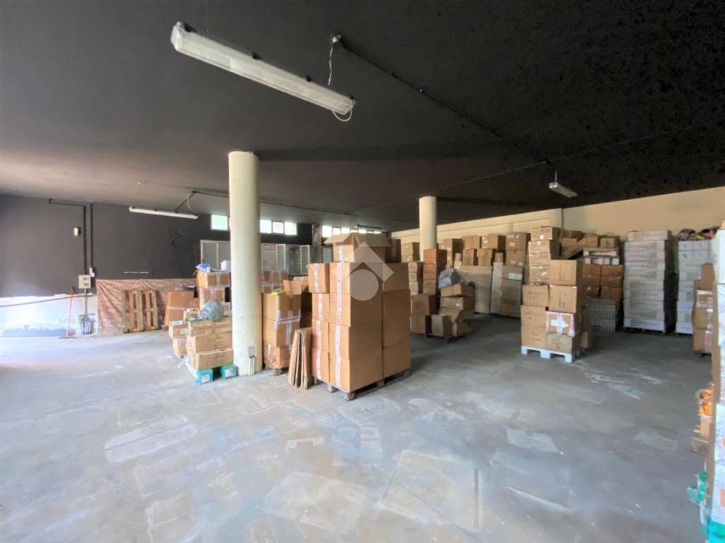 locale commerciale in affitto ad Abano Terme in zona Monteortone