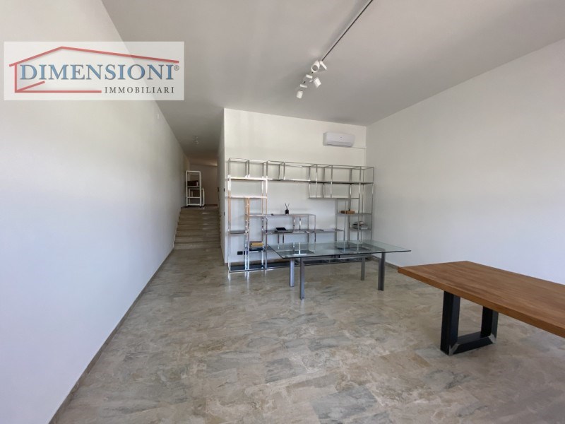 negozio in affitto ad Abano Terme in zona Monteortone