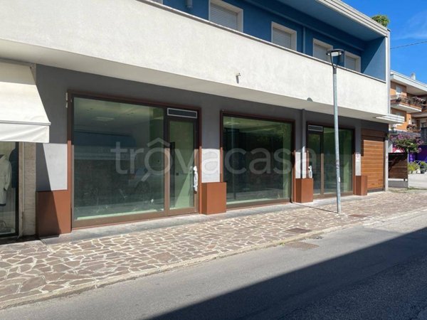 negozio in affitto ad Abano Terme