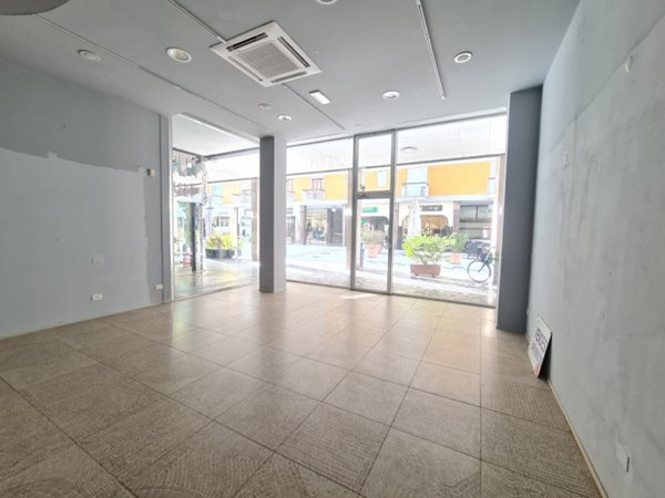 negozio in affitto ad Abano Terme