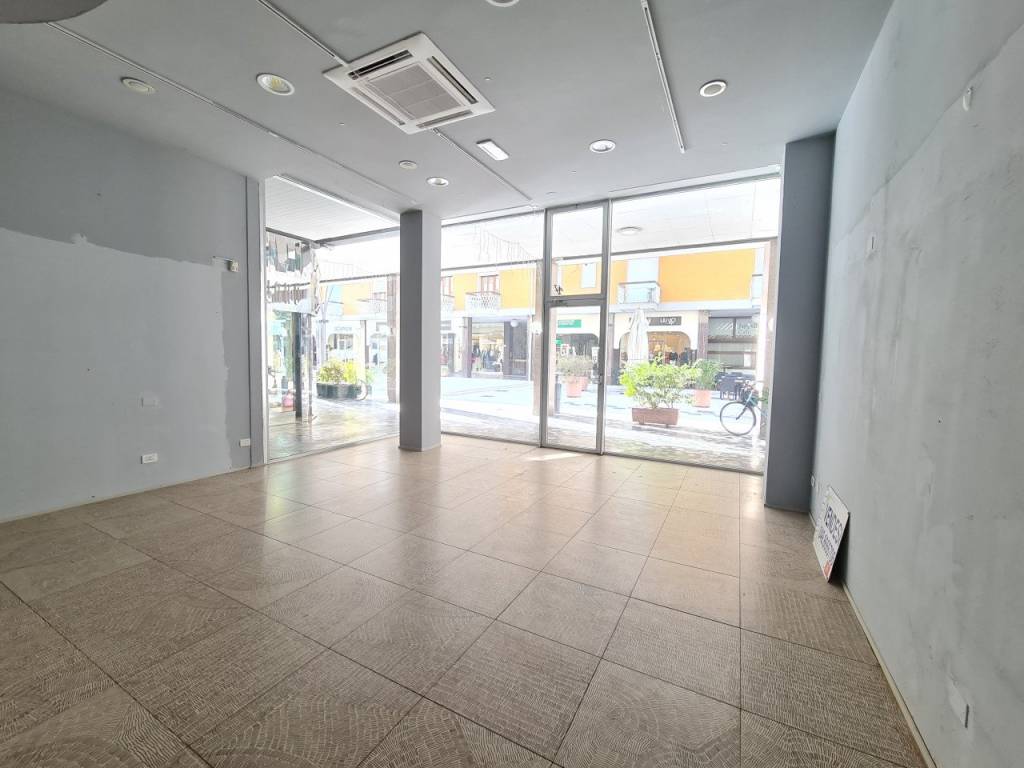 negozio in affitto ad Abano Terme