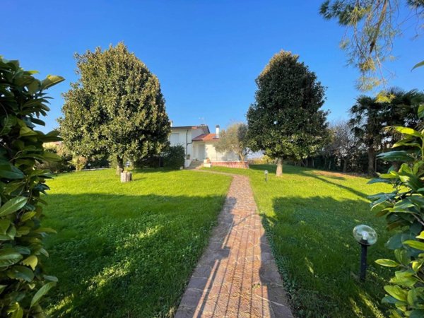 casa indipendente in affitto ad Abano Terme in zona Feriole