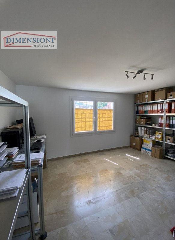 negozio in affitto ad Abano Terme in zona Monteortone