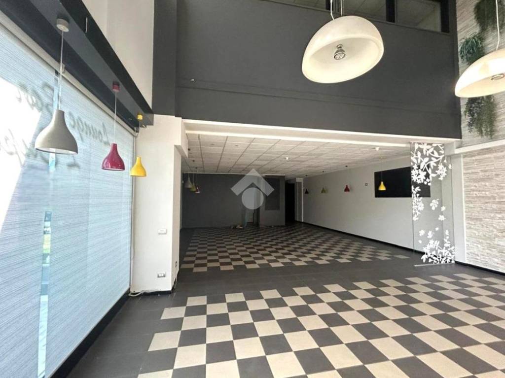 negozio in affitto ad Abano Terme