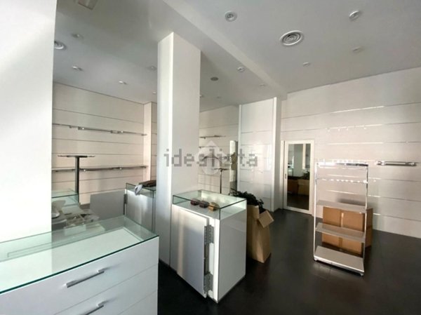locale commerciale in affitto ad Abano Terme