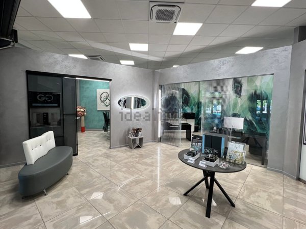 locale commerciale in affitto ad Abano Terme