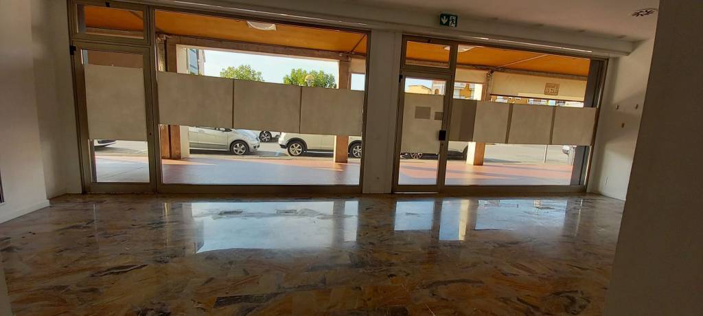 negozio in affitto ad Abano Terme