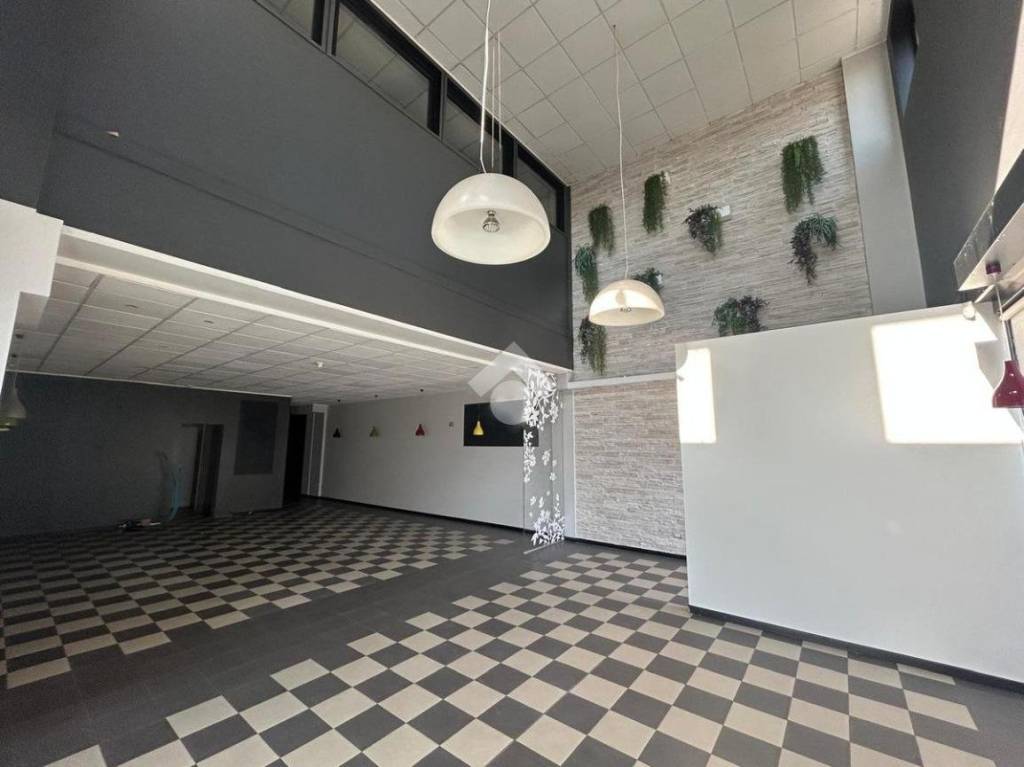negozio in affitto ad Abano Terme