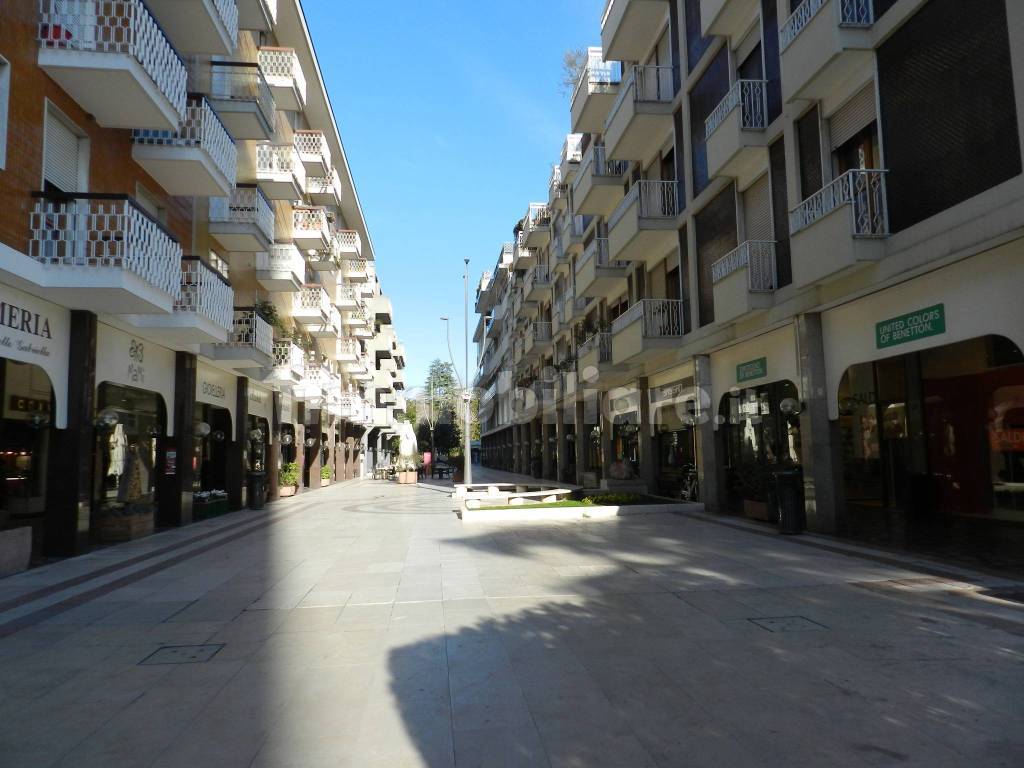 negozio in affitto ad Abano Terme