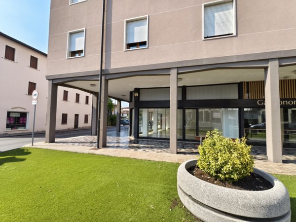 negozio in affitto ad Abano Terme