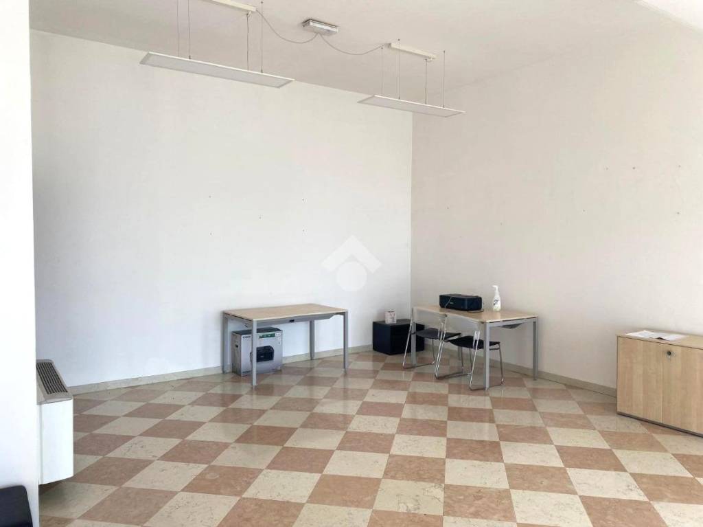 negozio in affitto ad Abano Terme