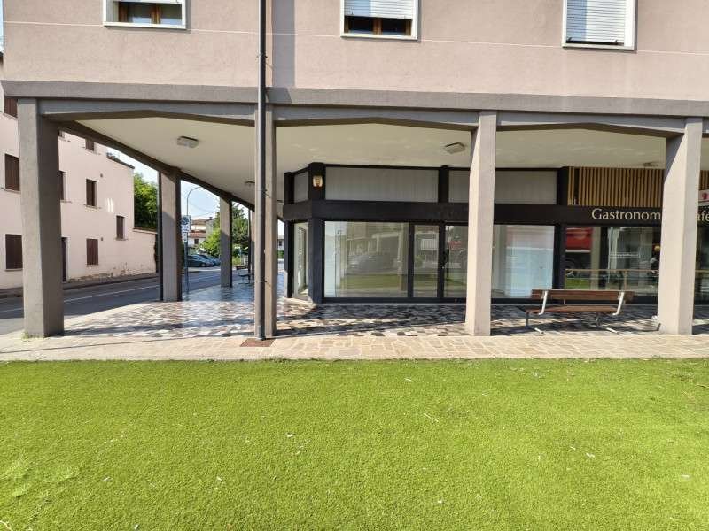negozio in affitto ad Abano Terme