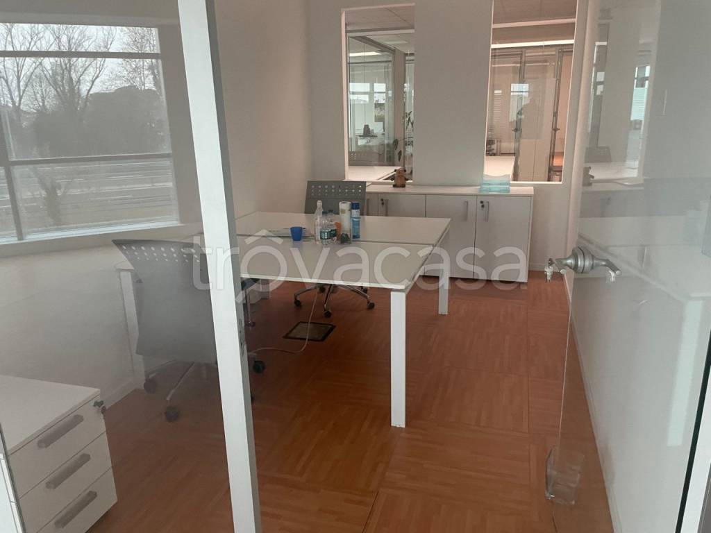 ufficio in affitto ad Albignasego in zona Mandriola