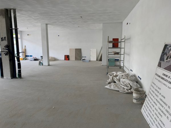 negozio in affitto ad Albignasego