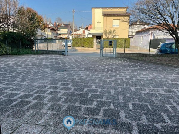ufficio in affitto ad Albignasego in zona Mandriola
