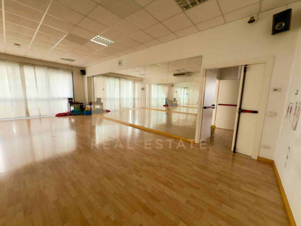 locale commerciale in affitto ad Albignasego