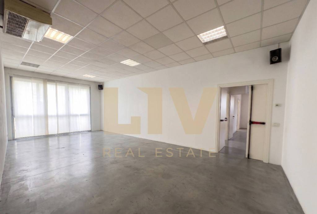 locale commerciale in affitto ad Albignasego