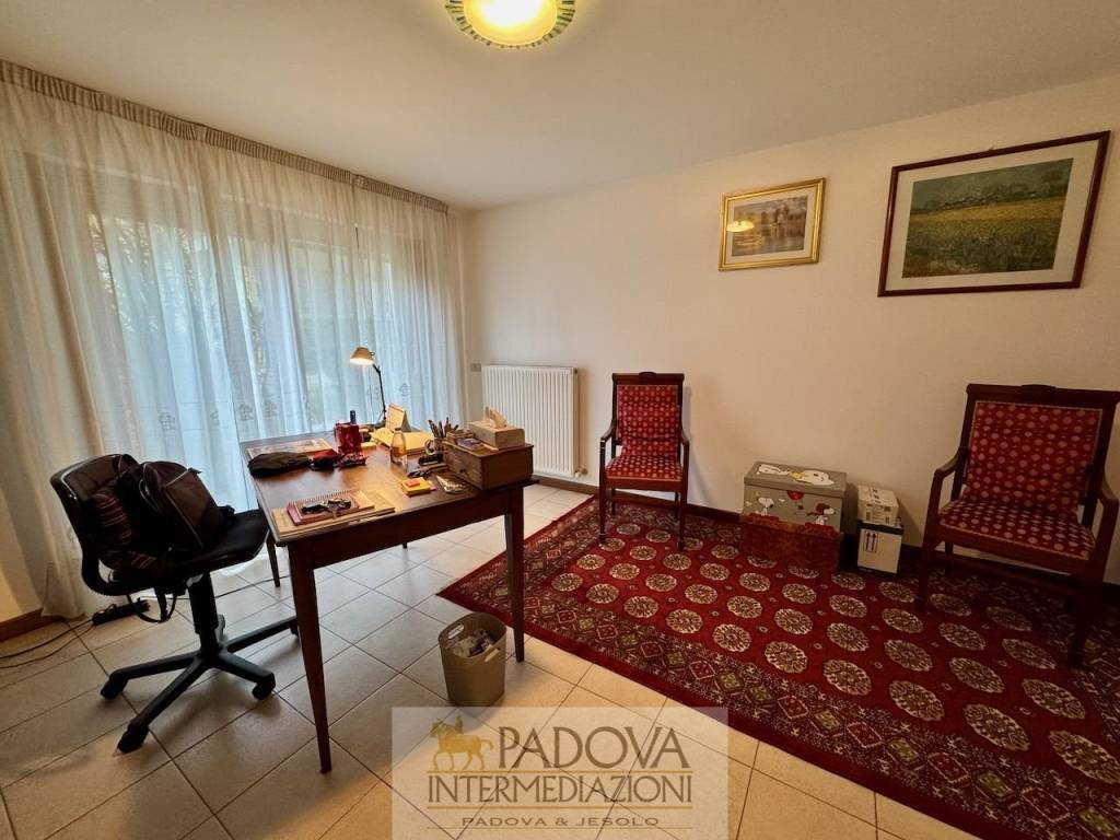 ufficio in affitto ad Albignasego in zona Mandriola