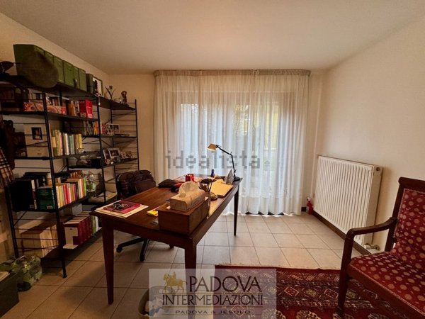 ufficio in affitto ad Albignasego in zona Mandriola