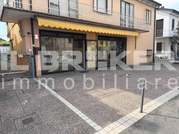 negozio in affitto ad Albignasego