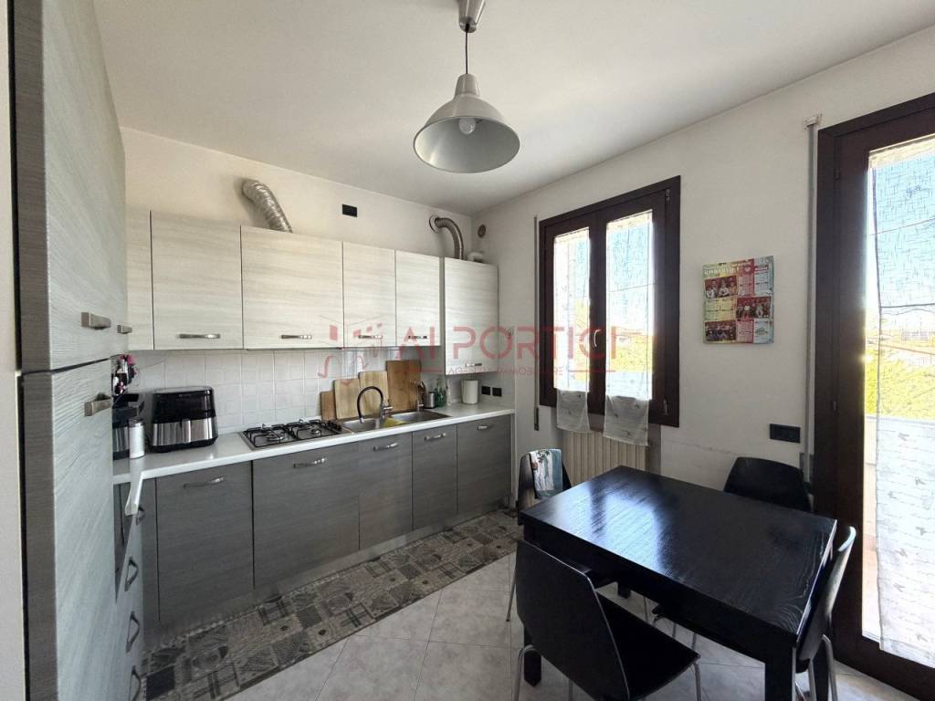 appartamento in affitto a Brugine in zona Campagnola