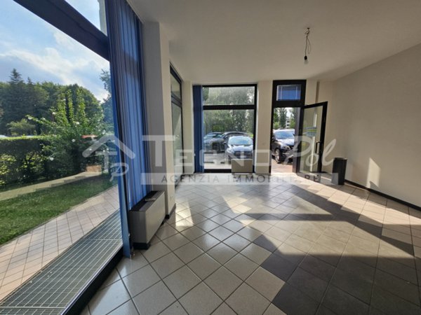 negozio in affitto a Cadoneghe in zona Bragni