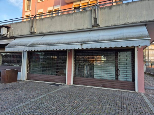 negozio in affitto a Cadoneghe in zona Mejaniga