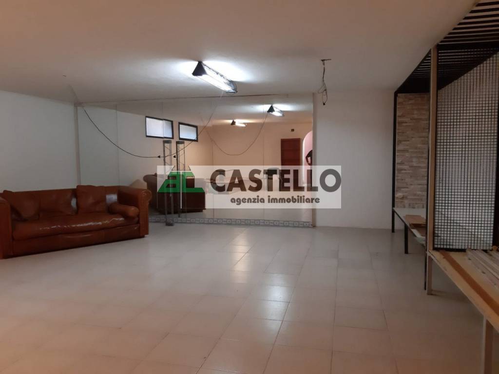 negozio in affitto a Cadoneghe in zona Mejaniga