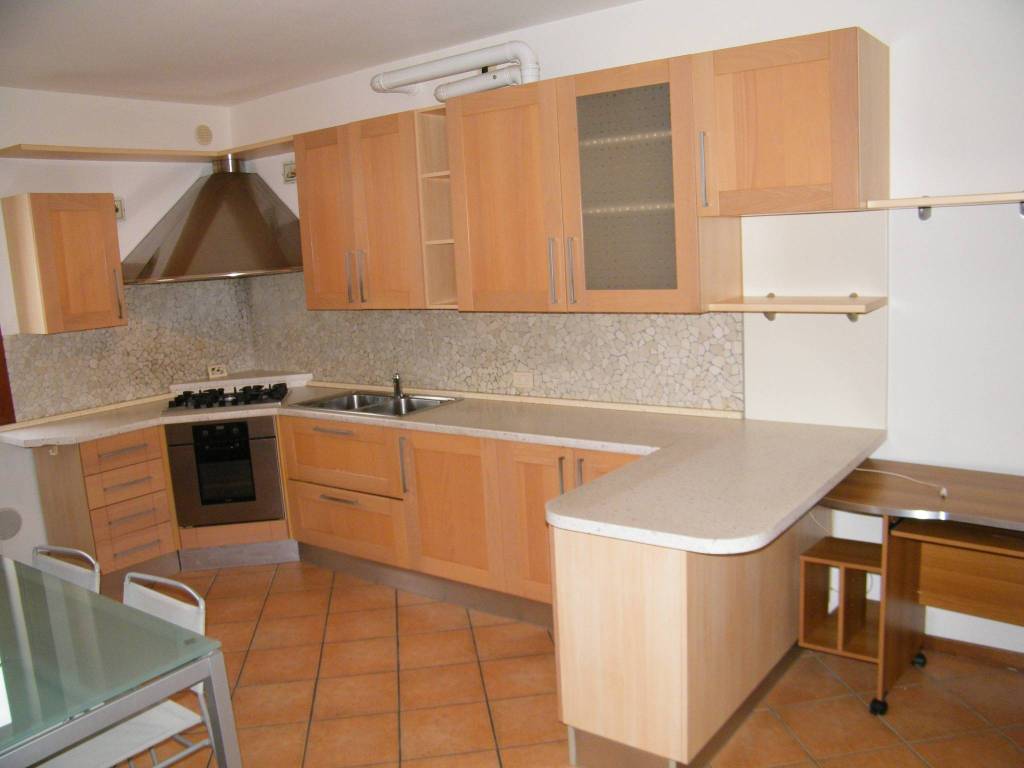 appartamento in affitto a Campodoro in zona Bevadoro