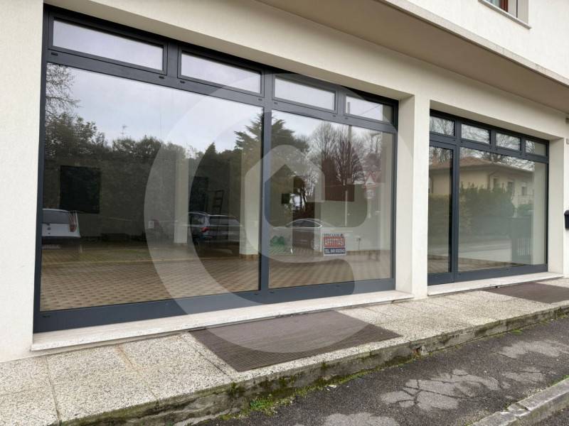 locale commerciale in affitto a Camposampiero