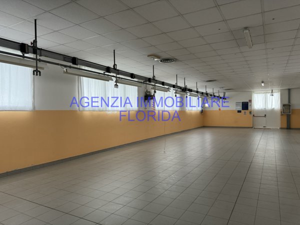 locale commerciale in affitto a Camposampiero