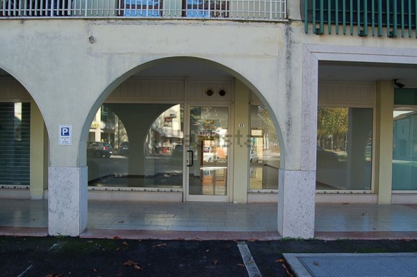 negozio in affitto a Carmignano di Brenta