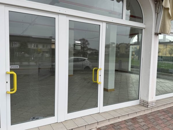 locale commerciale in affitto a Casalserugo