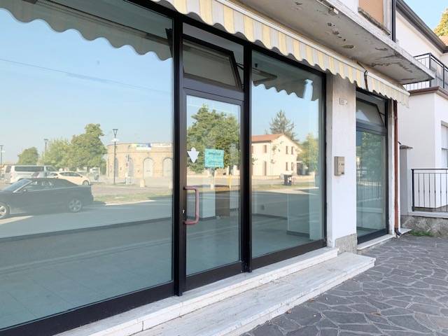 negozio in affitto a Cervarese Santa Croce in zona Montemerlo