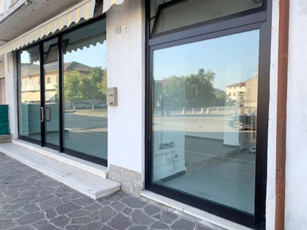 negozio in affitto a Cervarese Santa Croce in zona Montemerlo